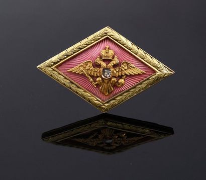 null GOLD CORSAGE BROOCH.
By FABERGÉ, St. Petersburg, 1899-1908.
Hexagonal in shape,...