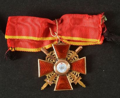 null ORDER OF SAINTE-ANNE.
3rd class model with sword and part of ribbon tie in red...