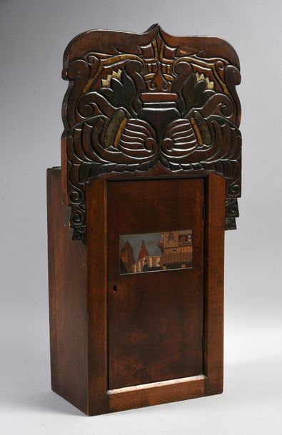 ÉCOLE DE TALACHKINO Wall cabinet or Polochka, of vertical form, in stained wood,...