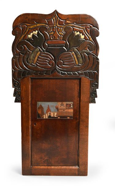 ÉCOLE DE TALACHKINO Wall cabinet or Polochka, of vertical form, in stained wood,...