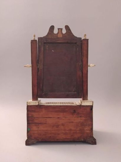 null LITTLE PSYCHE CHEST.
Rectangular in shape, with a mirror framed by two columns...