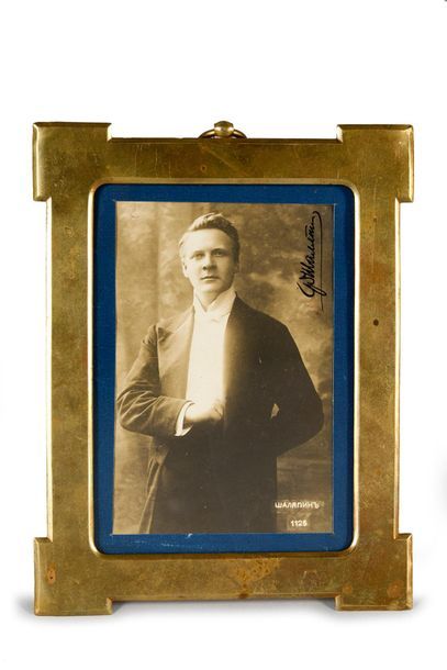 CHALIAPINE Fédor Ivanovitch (1873-1938) Portrait photographique en N&B le représentant...