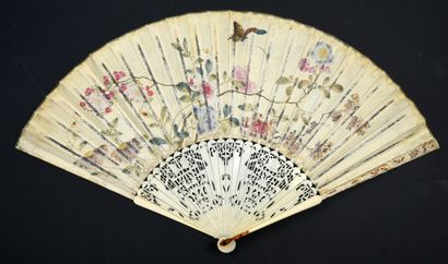 null Achille découvert, circa 1740
Folded fan, the leaf in skin, mounted in English...