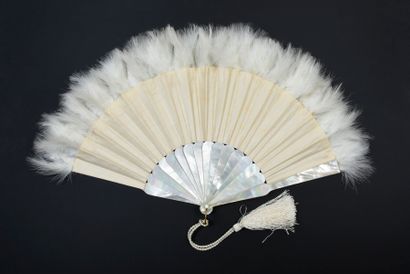 Blancheur, circa 1880
Folded fan, the double...