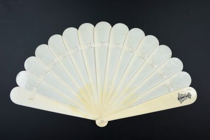 null With the numeral under crown, circa 1890
Broken type fan in ivory*, the strands...
