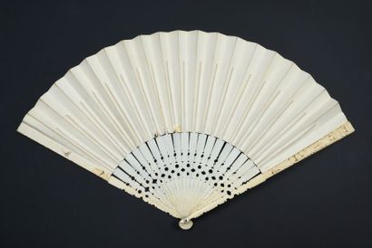 null Solitude, ca. 1750
Folded fan, the leaf in cream skin, mounted in English style,...