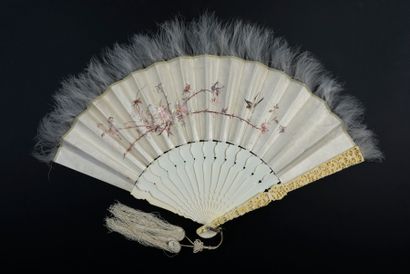 Le phénix et les grues, Chine, XIXe siècle Éventail plié, feuille double en soie...