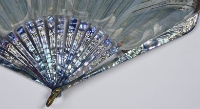 null The two birds, circa 1900-1920
Large balloon-shaped fan, the leaf made of blue-dyed...
