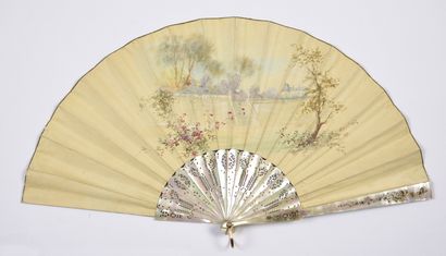 null The Wedding Procession, ca. 1900-1920
Folded fan, double sheet in painted skin...