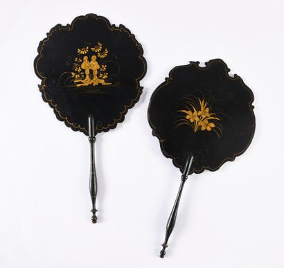 null Pair of hand screens, circa 1860-1870
The screens are made of wood painted in...