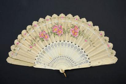  Eglantines with golden hearts, circa 1860-1870 Fan with palmettes in cream silk...