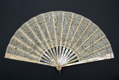 Silver scrolls, circa 1900-1920 Folded fan,...