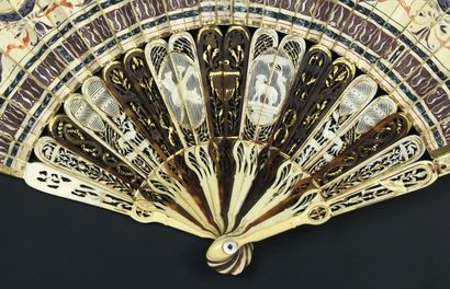 null Les plus beaux bijoux, vers 1790-1800
Éventail, la feuille en peau couleur crème...