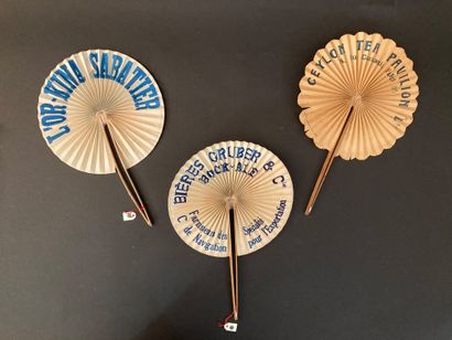 null ALCOHOLS DRINKS - Three cocarde fans, paper leaves, wooden frames. One for "Ceylon...