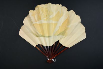 null FASHION - The Rose - Balloon-shaped fan, the paper leaf, printed with a yellow...