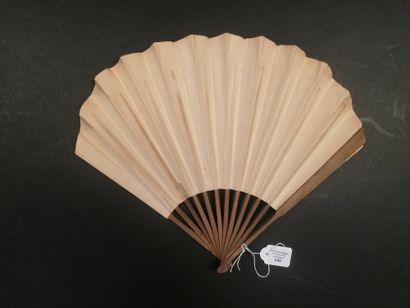 null Confidence, circa 1920-1930

Folded fan, of balloon form the double sheet in...