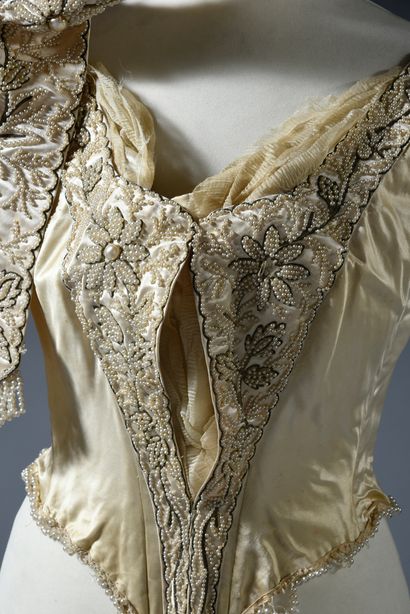  Partie d'une robe du soir griffée Blanche Lebouvier, Paris, fin du XIXe siècle,...