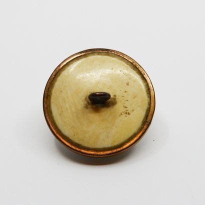 null Bouton d'habit, late 18th century, button under glass decorated with a vignette...