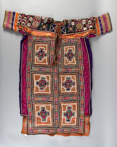 null Robe tunique de mariage brodée, Sindh, Pakistan, toiles de coton polychromes...