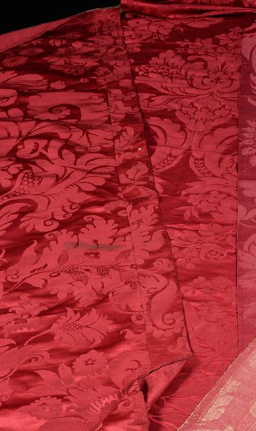 null Combination of raspberry and crimson damask, circa 1680-1730, panel of a monumental...