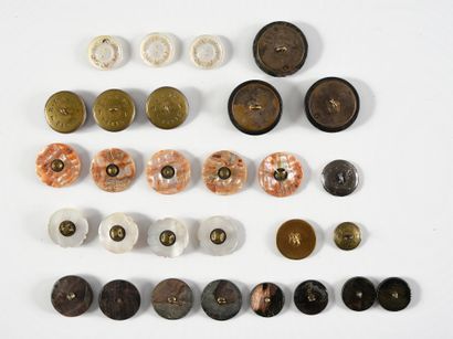 null Mother-of-pearl buttons meeting, second half of the 19th century, mainly large...
