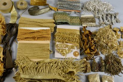 null Meeting of gold and silver braids and fringes for the chasublerie, 19th-20th...