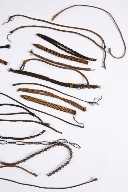 null Reunion of twenty-nine unmounted necklaces and bracelets in hair braid, 19th...