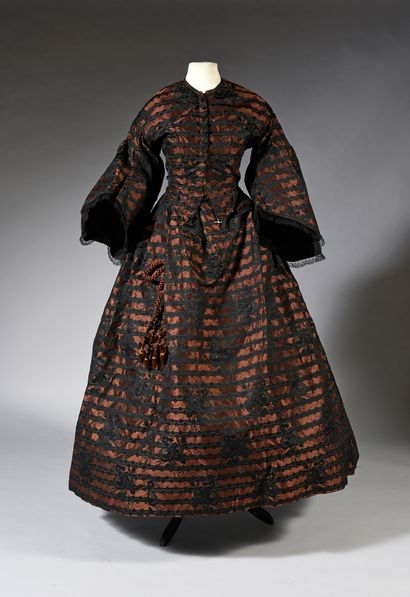 Robe de jour, vers 1850, robe en façonné...