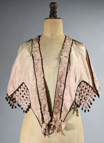 null Necklace, Second Empire period, stole in pink silk taffeta with angular contours...
