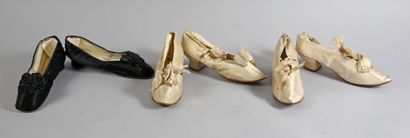 null Pair of evening shoes, mid-19th century, black silk satin pumps with small heels;...