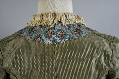 null Robe d'enfant composée dans des soieries et éléments de costume du XVIIIe siècle,...