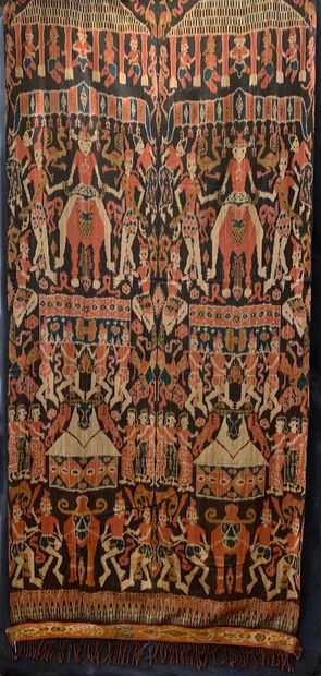 null Sarong, Indonésie, ikat de coton tissé en deux lés cousus ; décor à dominante...