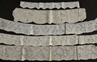 null Sept bordures, Flandre, fuseaux, vers 1740-50.
Très finement réalisées aux fuseaux,...