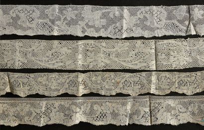 null Six bordures, Flandre, fuseaux, milieu du XVIIIe siècle.
A motif floral et cartouches...