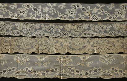 null Huit bordures, Malines, fuseaux, vers 1750-60.
En lin de couleur crème à ivoire...