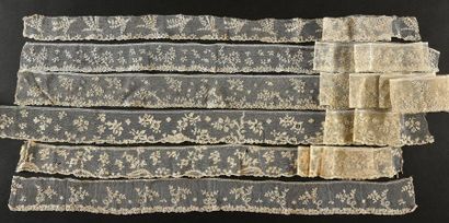 null Six bordures, Argentan, aiguille, vers 1770-90.
En lin couleur ivoire clair...
