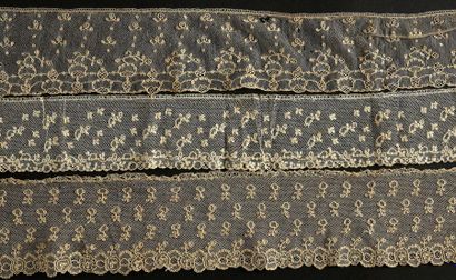 null Dix bordures, Alençon, aiguille, vers 1780-90.
A motifs de fleurettes ou petits...
