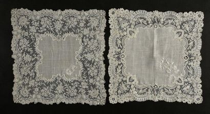 null Deux mouchoirs de mariées, Point de Gaze, aiguille, Belgique vers 1870-90.
Grands...
