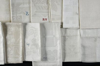 null Thirty long new damask tea towels, circa 1930.
With varied Art Deco decorations,...
