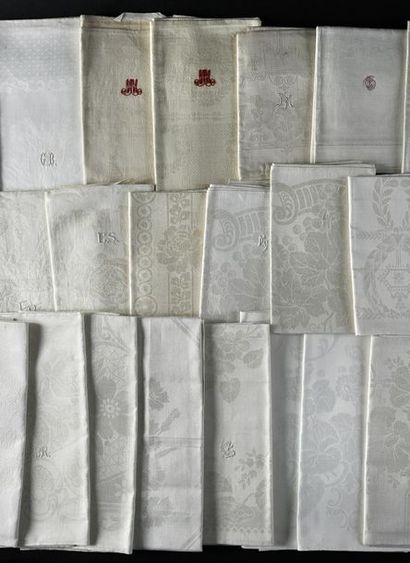 null Thirty long new damask tea towels, circa 1920-30.
Varied decorations, mainly...