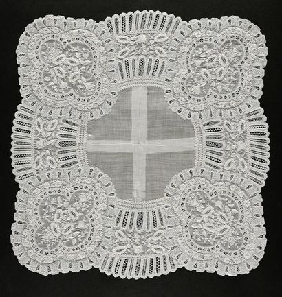 null Sumptuous embroidered bridal handkerchiefs, mid-19th century.
In linen hand...