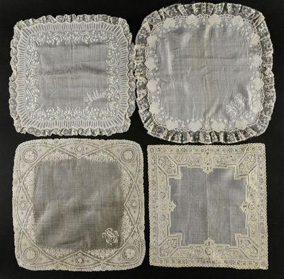 null Quatre mouchoirs de mariées brodés, 2nde moitié du XIXe siècle.
En linon fil...