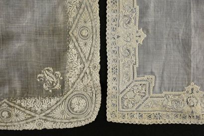 null Quatre mouchoirs de mariées brodés, 2nde moitié du XIXe siècle.
En linon fil...
