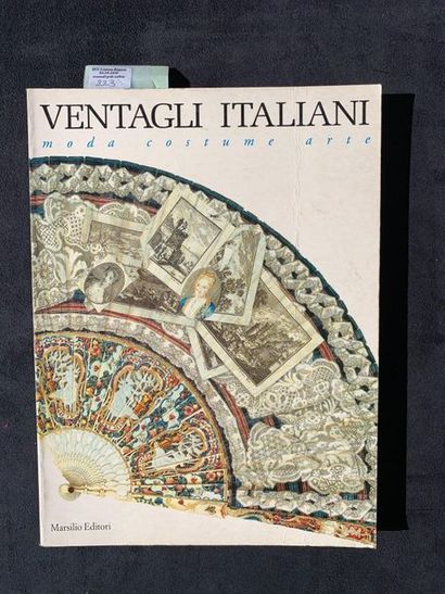 null VENTAGLI ITALIANI - Moda, Costume, arte. Marsilio Editori, 1990. Avec des textes...