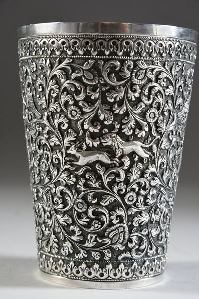 null PRESENT OFFERED BY QUEEN VICTORIA TO THE DUKE OF NEMOURS.
A large silver tumbler,...