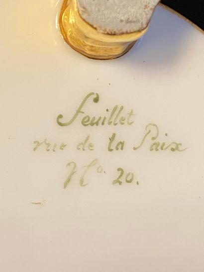 null PORCELAIN MUG AND SUCTION, MANUFACTURE FEUILLET, PARIS, CIRCA 1816.
Decorated...