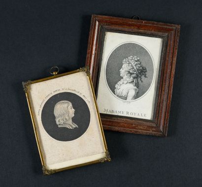 null LOUIS XVII.
Gravure, représentant un portrait de profil, du prince Louis-Charles,...