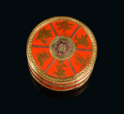 null JAPANESE LACQUER BOX, PARIS, 18th CENTURY. Round shape, lacquered with a red...