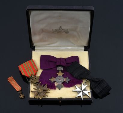 null LOT OF DECORATIONS.
Comprising: the Croix de Guerre (Belgium) badge in bronze,...