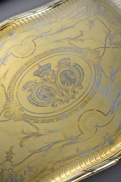 null LARGE SERVING TRAY WITH THE ARMS OF KING LOUIS-PHILIPPE AND QUEEN MARIE-AMÉLIE,...